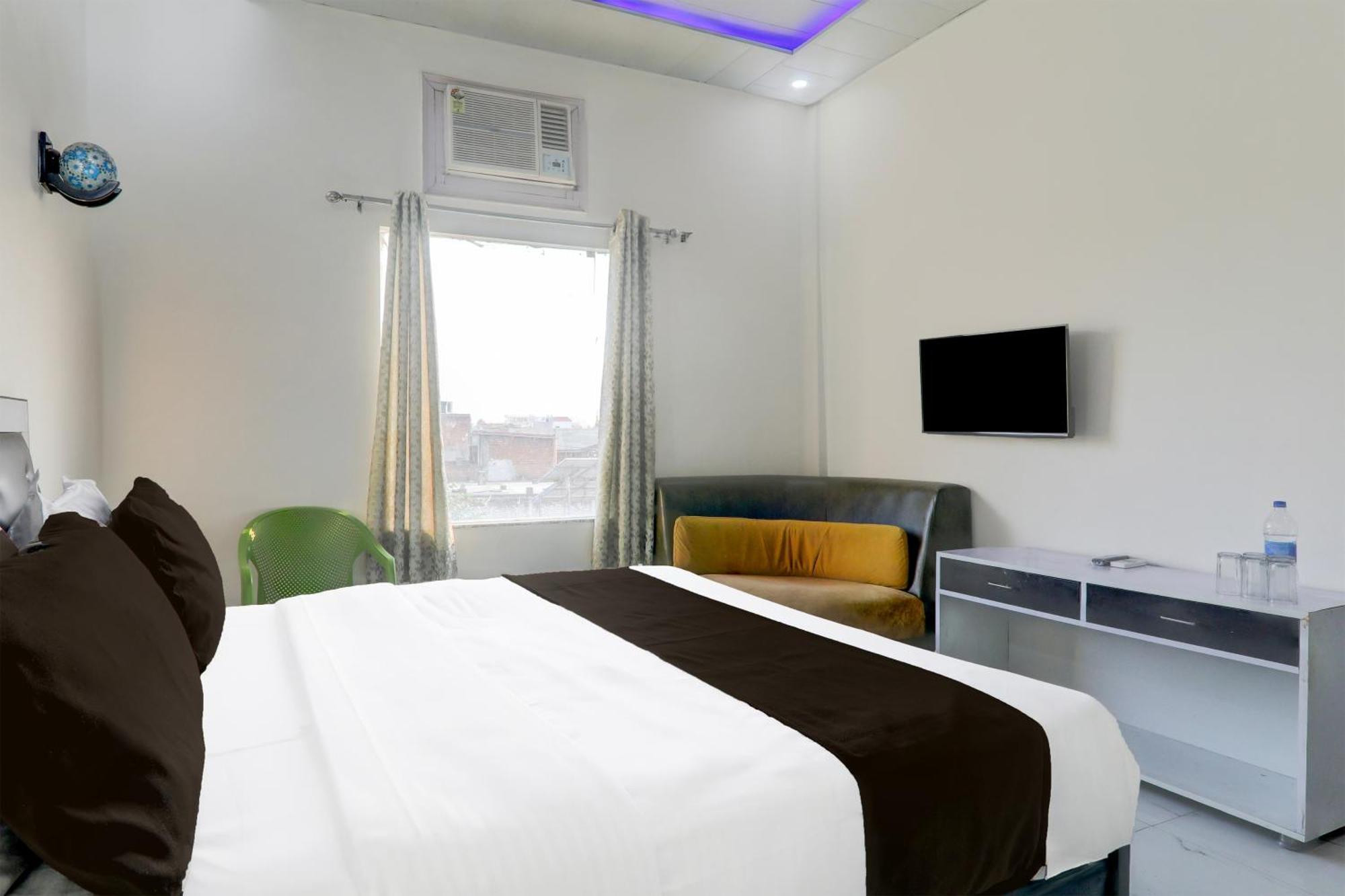 Super Hotel O Banthara Near Airport Banthra Sikandarpur Exterior photo