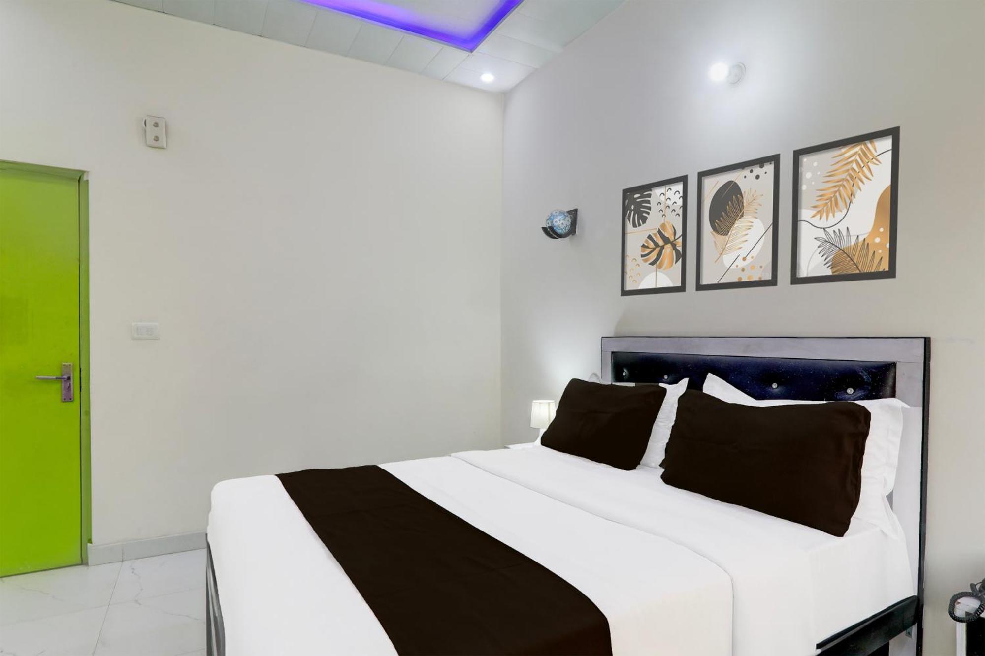 Super Hotel O Banthara Near Airport Banthra Sikandarpur Exterior photo